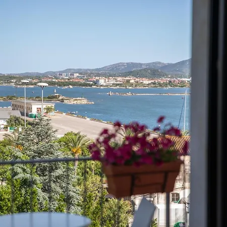 Antares And Affittacamere