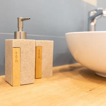 Antares And Affittacamere