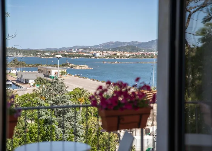 Antares And Maison d'hôtes