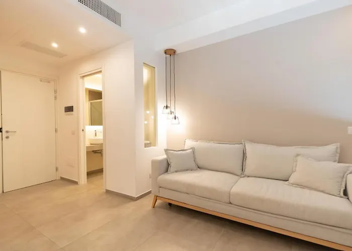 Antares And Maison d'hôtes 4*